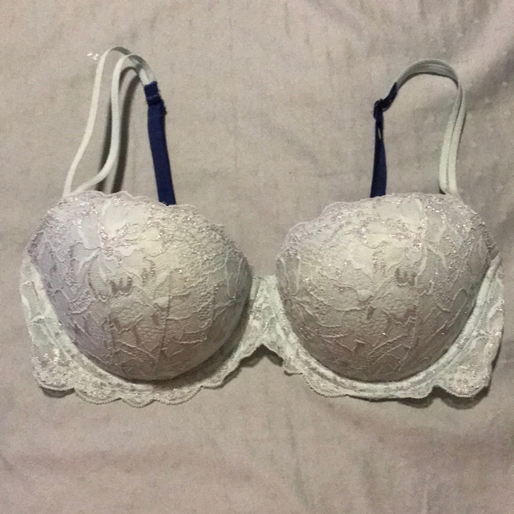NWOT VS Pink Date Bra